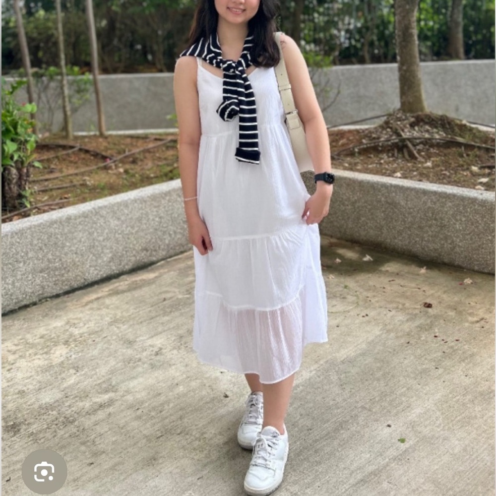 [SOLD] Uniqlo White Crinkle Cotton Midi Dress